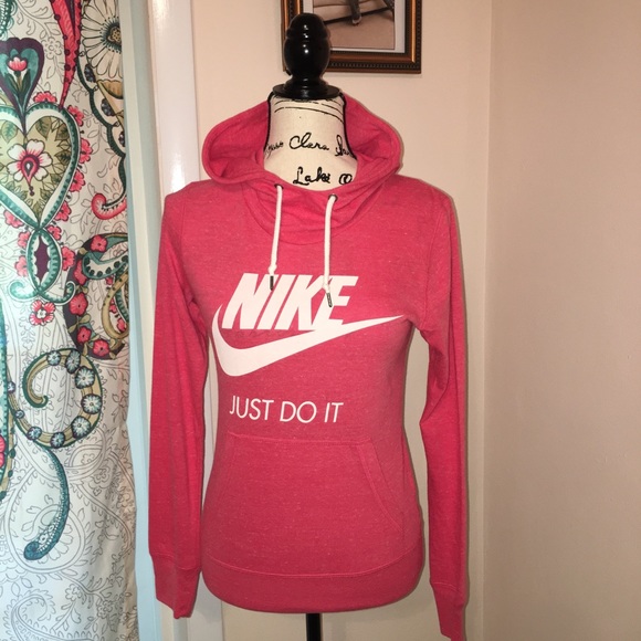 Nike Tops - 💋NIKE long sleeve hoodie💋
